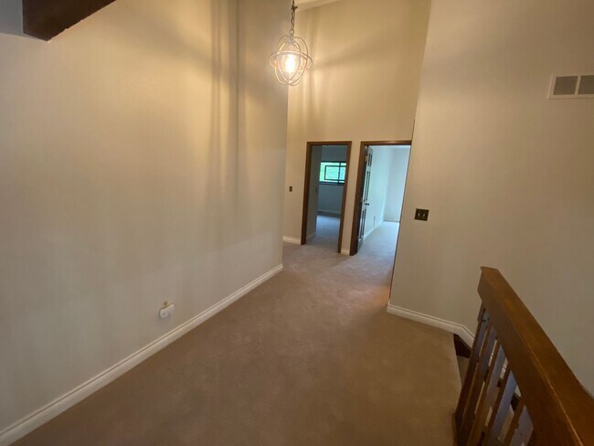 Building Photo - Great Home in the Highlands 360