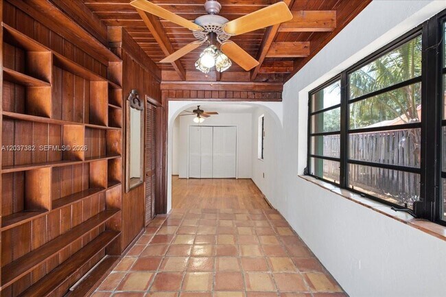 Building Photo - 2550 Trapp Ave
