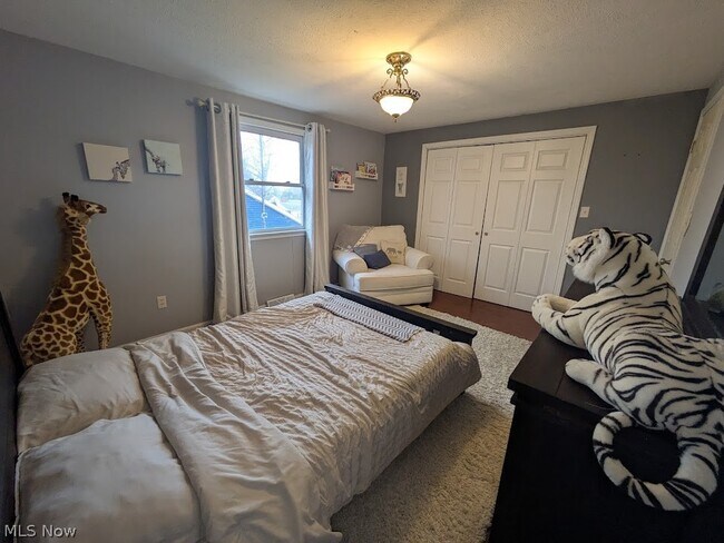 Building Photo - 1902 Harding Dr