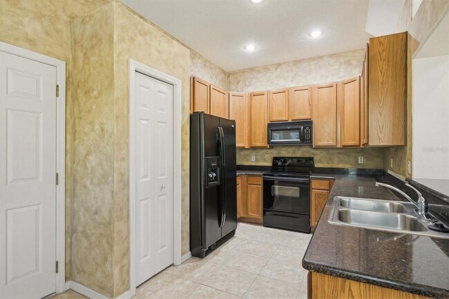 Building Photo - 1405 Ridge Terrace