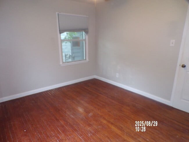 Building Photo - 1424 NW Logan Ave