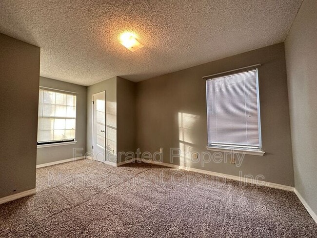 Building Photo - 1680 Sandy Hollow Loop