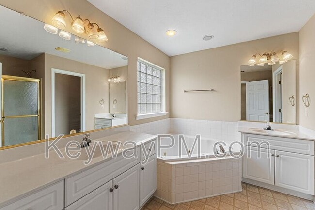 Building Photo - 313 Elbrus Way