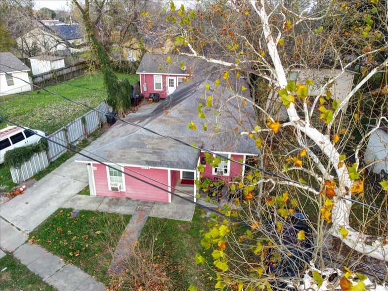 Building Photo - 2512 Altoona St