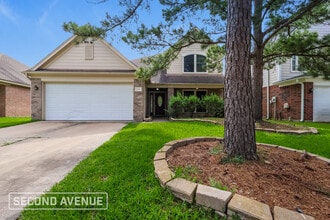 Building Photo - 21930 Golden Cedar Dr
