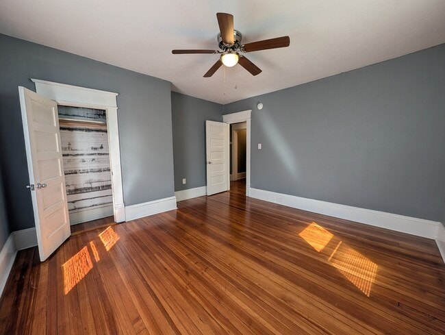 Building Photo - 1017 Ferdinand Ave SW