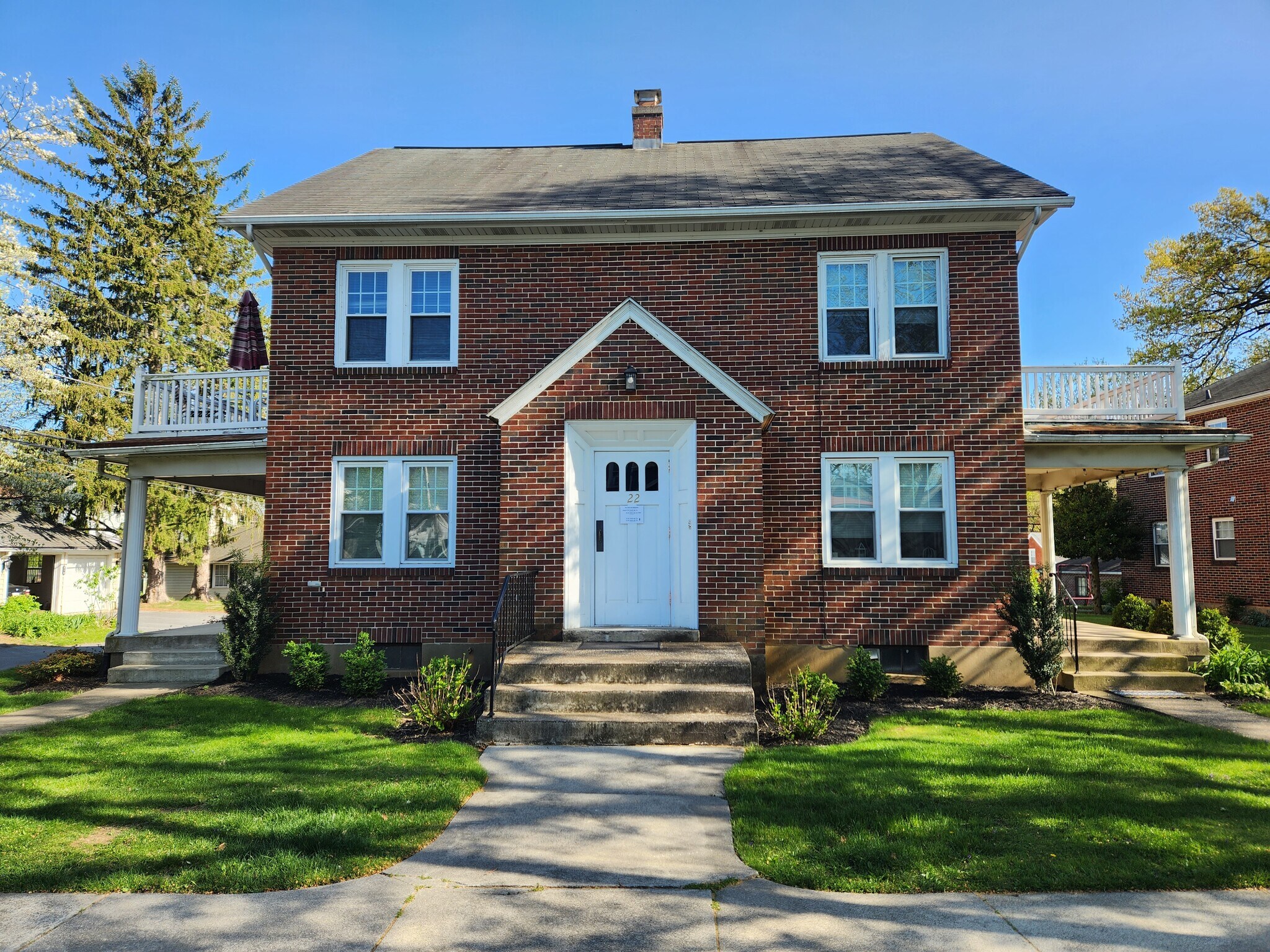 Building Photo - 22 W Areba Ave