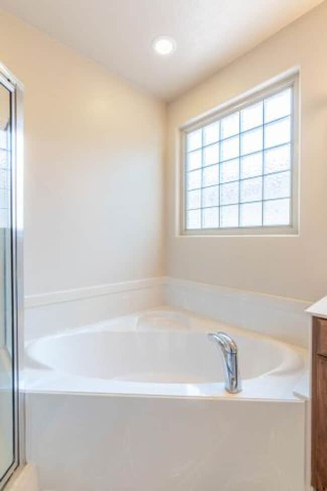 Building Photo - Move-In Ready 3 Bedroom Home in Ivins!