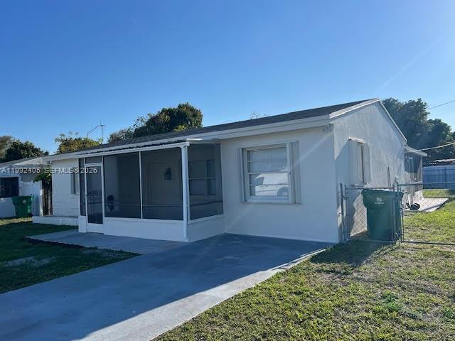 Building Photo - 2820 SW 65th Ave