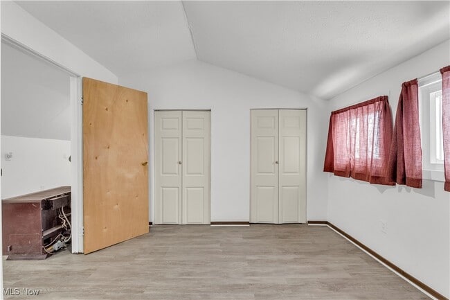 Building Photo - 3292 W 105th St