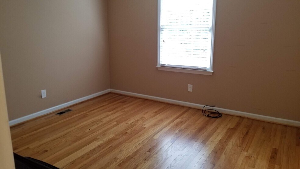 Building Photo - 304 Umstead Dr