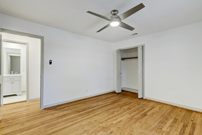 Building Photo - 8331 Waterbury Dr