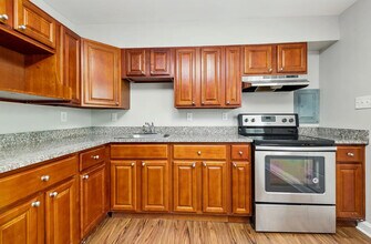 Building Photo - 3 Bedroom OPPORTUNITY AREA