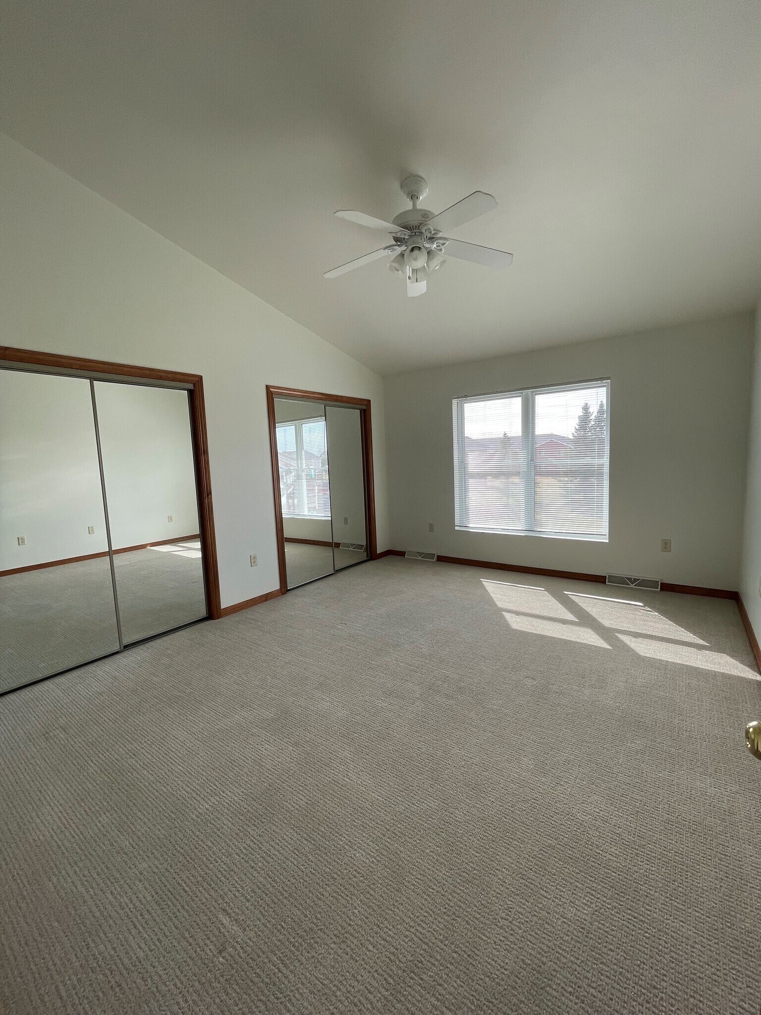 Note: Picture is similar to unit 2032 - 2032 River Point Ct