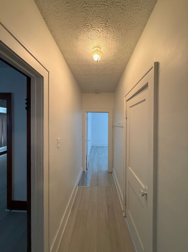 Building Photo - SECTION 8 AND EDEN ACCEPTED! Charming 2-Bedroom Home in the Heart of Akron!!