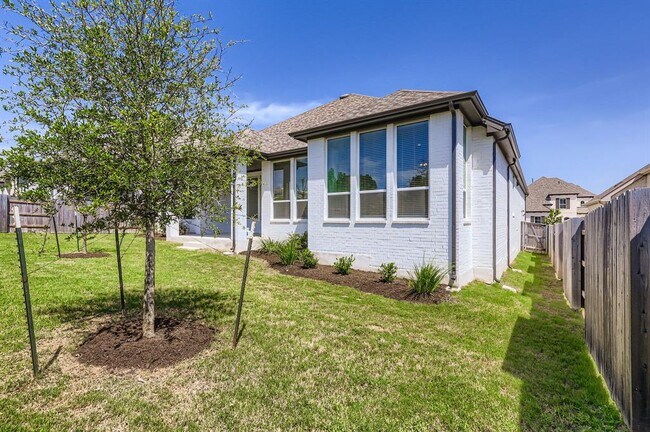 Building Photo - 1300 Firebush Rd