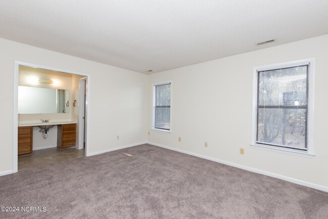 Building Photo - 111 Cherrywood Ct
