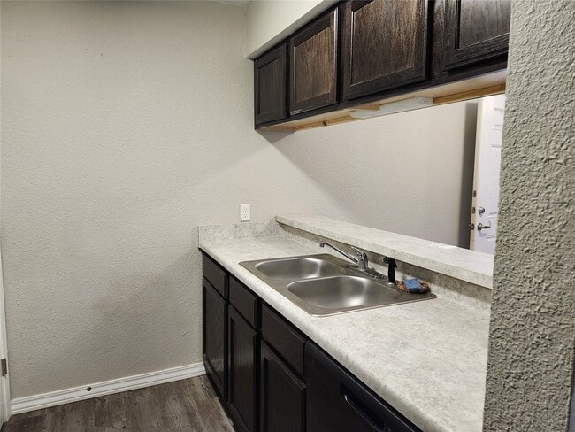 Building Photo - 1000 S 8th St