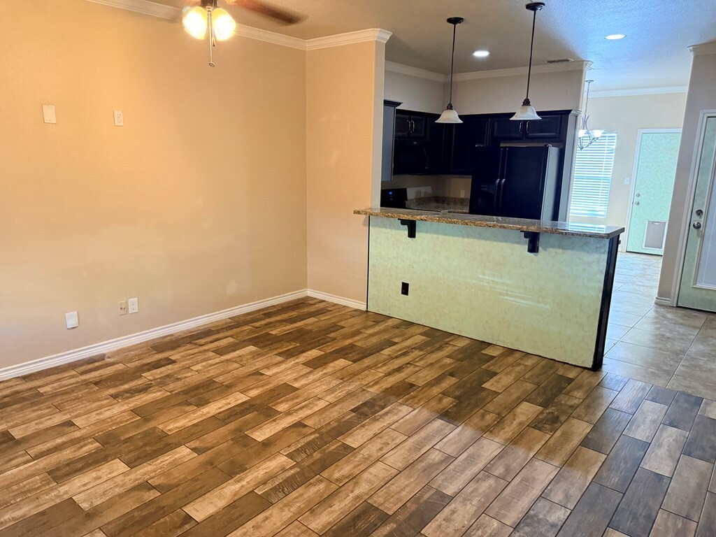 Building Photo - 7212 Barksdale Ln