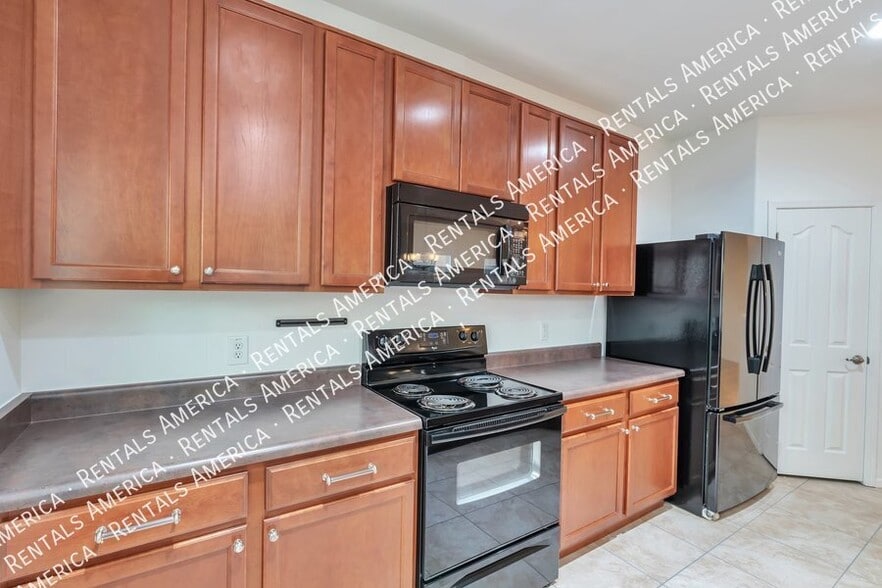 Building Photo - 8960 N Country Home Ln