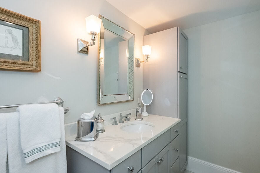 Quartzite countertop - 229 Miller Ave