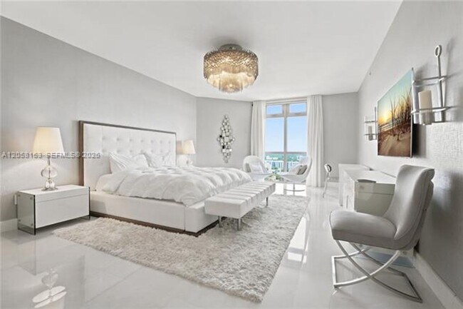 Building Photo - 17301 Biscayne Blvd