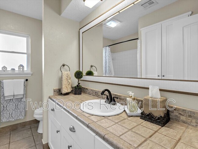 Building Photo - 2812 Allens Trail