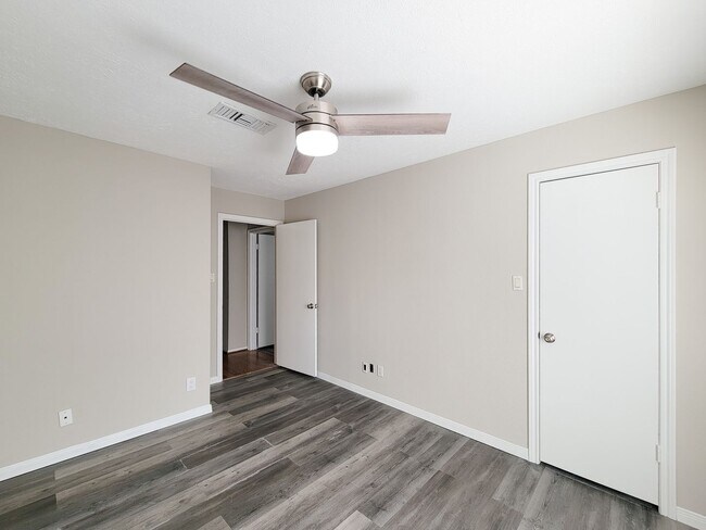 Building Photo - 2220 Bering Dr