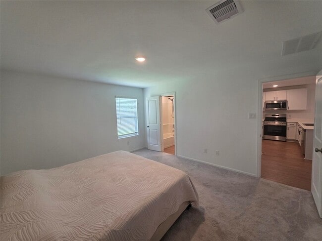 Building Photo - 314 Riverwood Village Ln