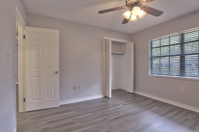 Building Photo - Renovated 2-Bedroom, 2-Bath Condo in Eustis