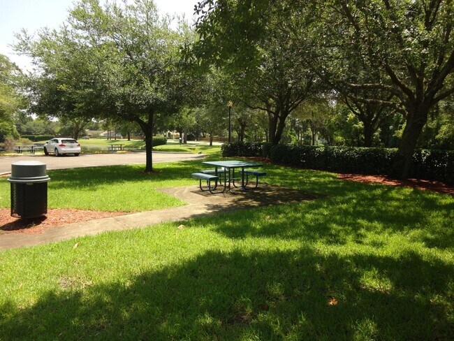 Building Photo - Water view 3/2 in Alafaya Woods. UPDATED k...