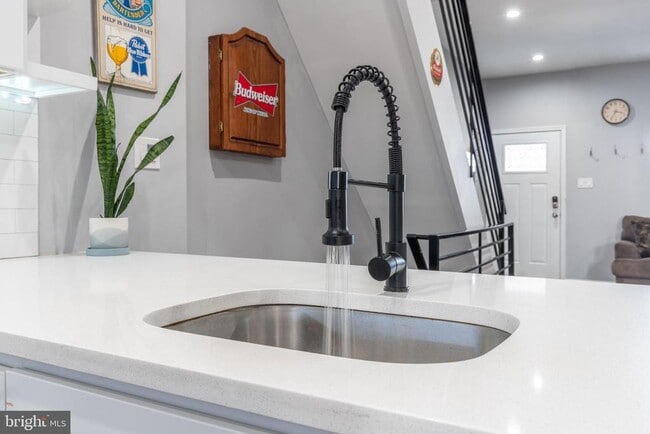 Building Photo - 1619 N Corlies St