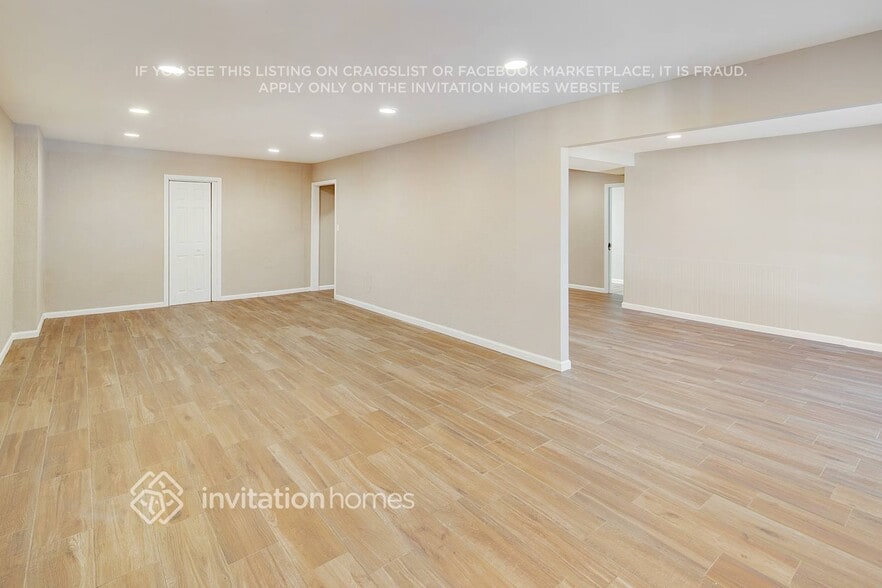 Building Photo - 9800 Fairlea Dr
