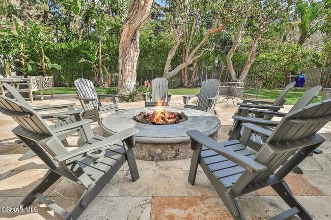 Building Photo - 31944 CA-1