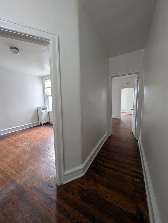 Building Photo - Now Showing!