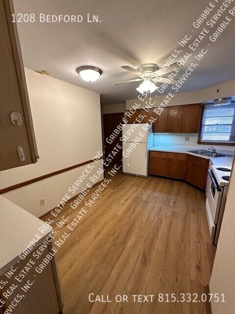 Building Photo - 1208 Bedford Ln