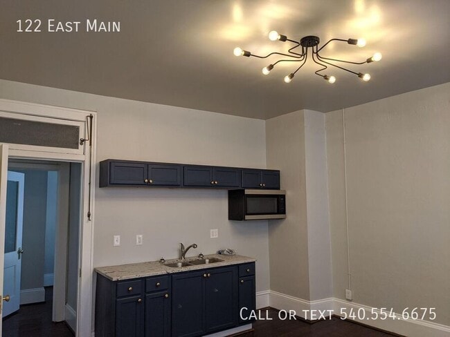 Building Photo - 122 East Main-