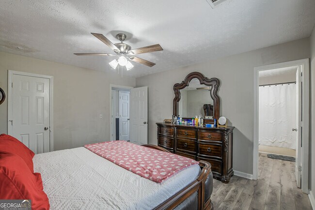 Building Photo - 356 Meadow Trace Dr