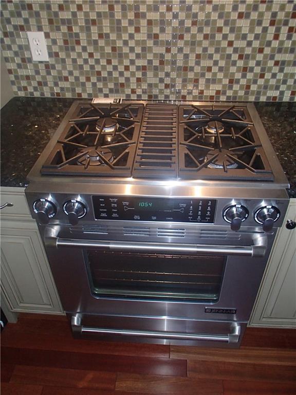 Building Photo - 490 Broadway