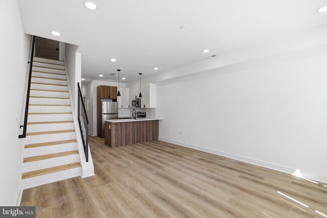 Building Photo - 2534 N 11th St
