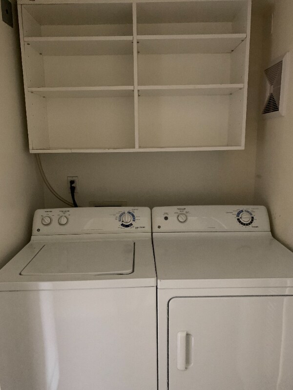 Building Photo - 14206 Riverside Dr