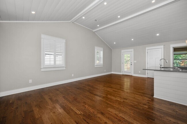 Building Photo - 2600 Aspen Dr
