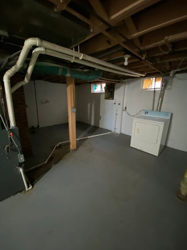 Building Photo - Cozy 1 Bedroom for Rent - Fenced in Yard a...