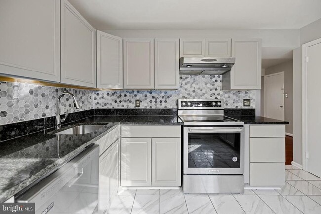 Building Photo - 7442 Adams Park Ct