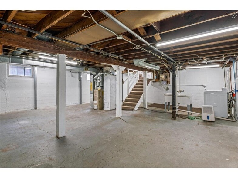 Building Photo - 972 Watson Ave