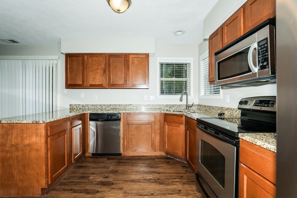 Building Photo - 5287 Ivy Hill Dr