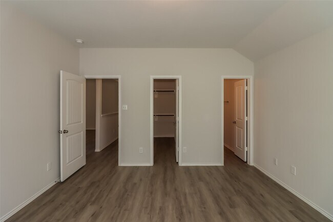 Building Photo - 2732 Atlas Dr