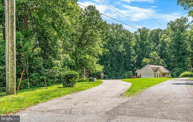Building Photo - 10870 Hammond Dr