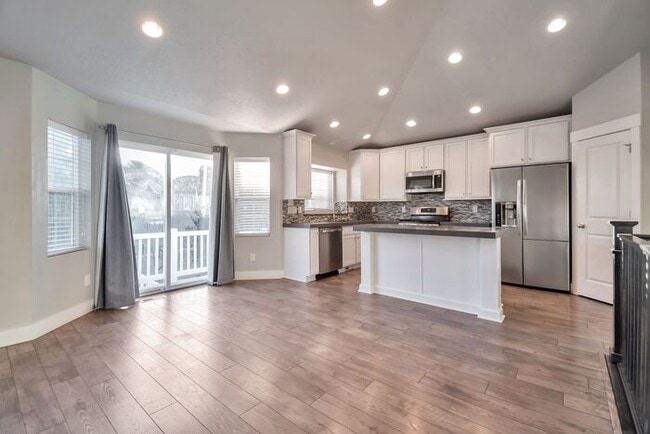 Building Photo - Incredible 6 bedroom Rambler in West Jordan