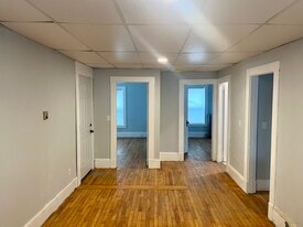 Building Photo - 413 Hammond St